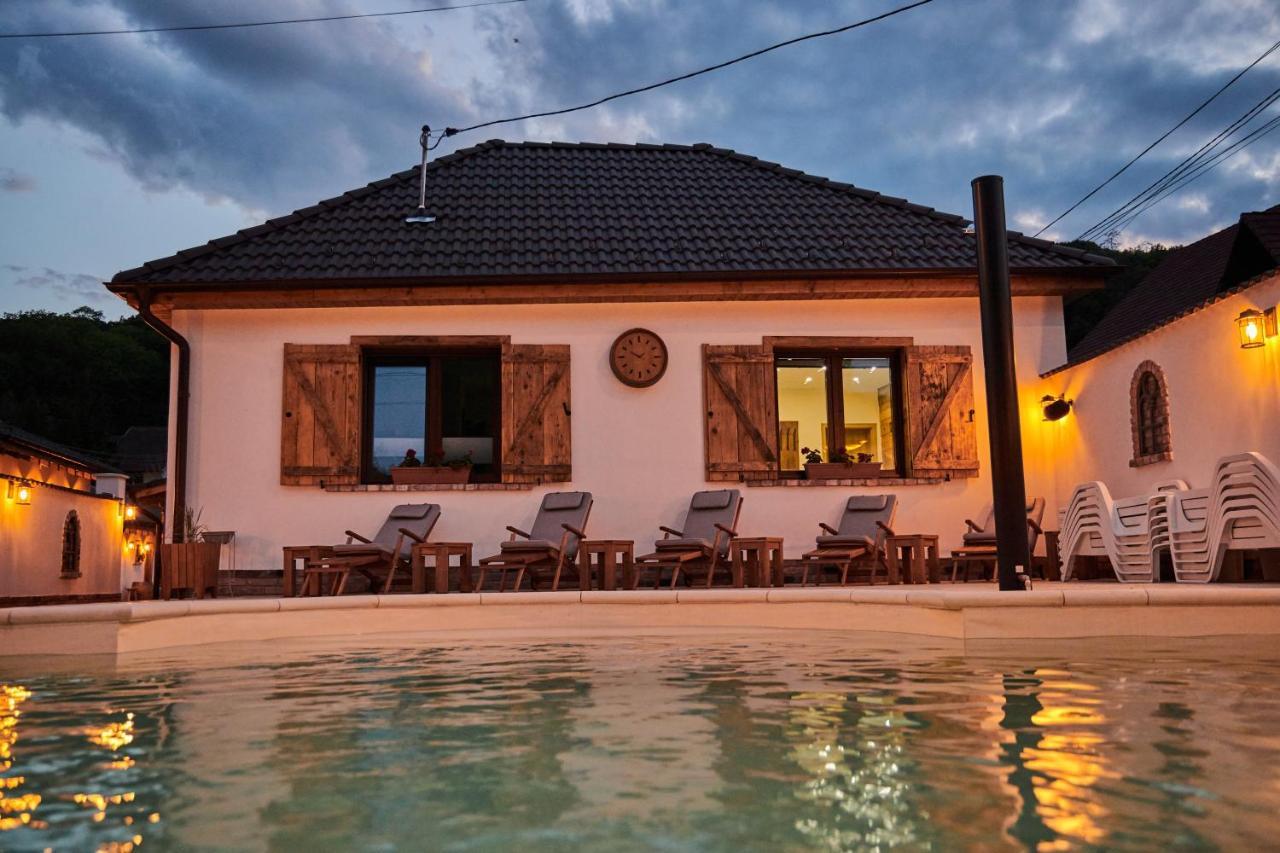 Complex Butoaiele Transilvaniei - Cazare & Spa - Natura - Relaxare Mediaş 外观 照片