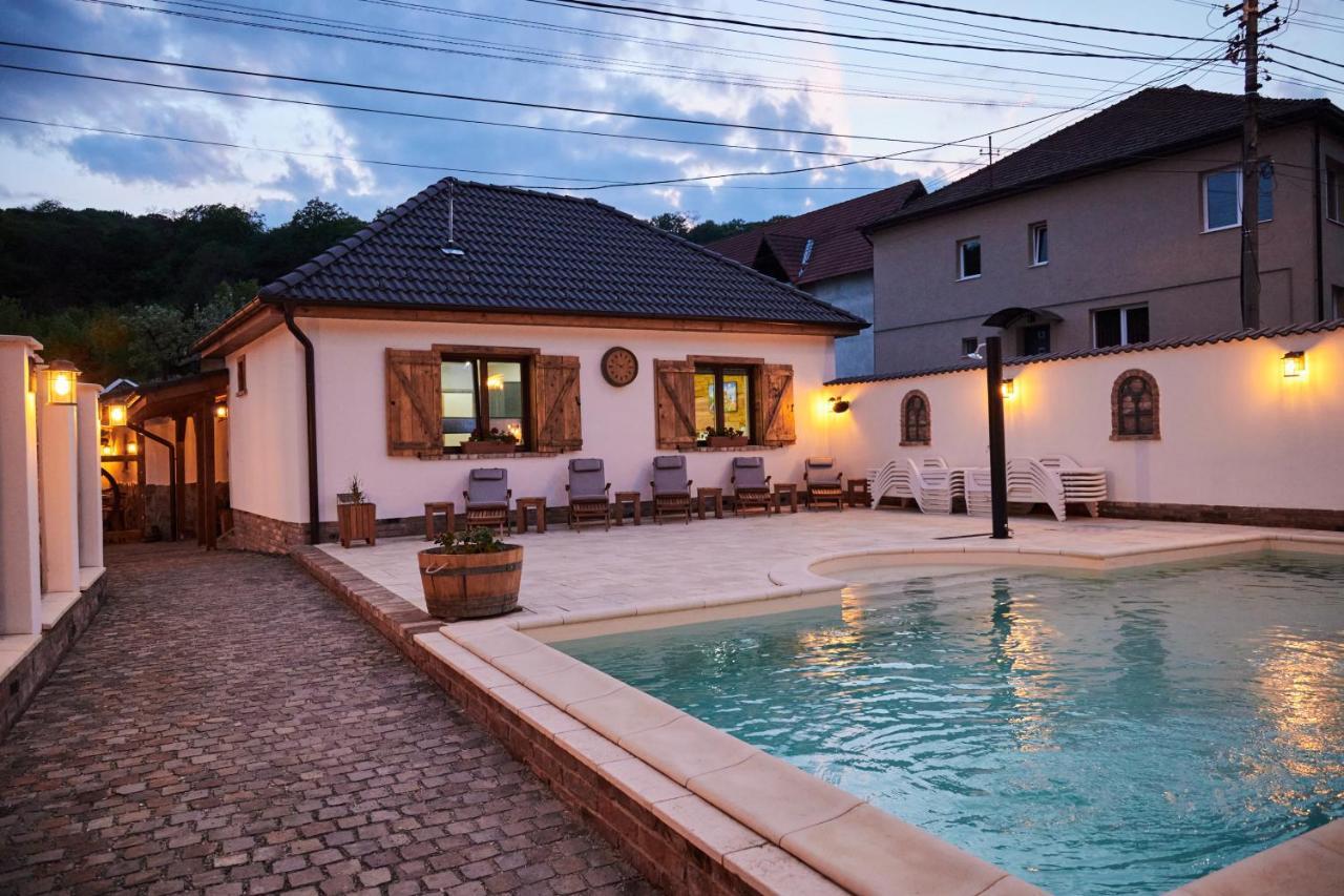 Complex Butoaiele Transilvaniei - Cazare & Spa - Natura - Relaxare Mediaş 外观 照片
